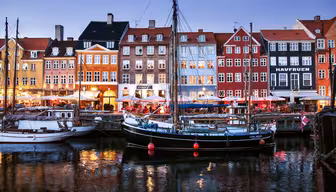 Nyhavn om aftenen